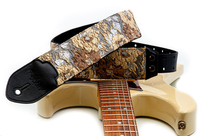 Courroie modèle GOLD & ROSES, extérieur synthétique et tissu, largeur 7 cm, longueur 95 à 150 cm, porte-médiators, beige