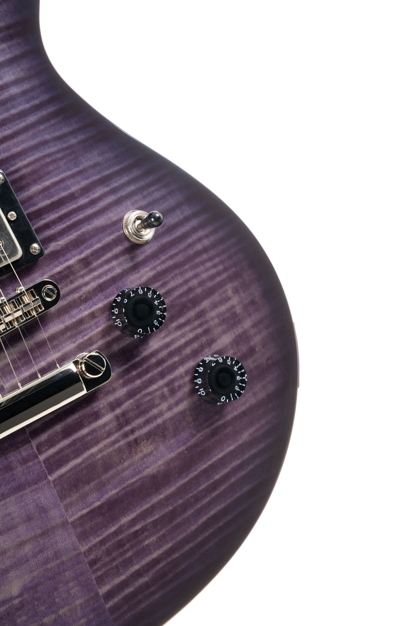 M600, corps acajou, placage érable flammé, manche collé acajou, 2 micros doubles Cort Voiced Tone VTH-59, trans purple burst