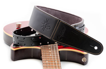 Courroie modèle BACKBEAT LIBERTY, extérieur cuir, largeur 6 cm, longueur 95 à 150 cm, porte-médiators intégré, noir