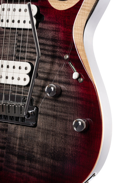 X700 Duality II, corps acajou, table érable flammé, touche ébène, trémolo CFA-III, micros Fishman Fluence, housse, lava burst