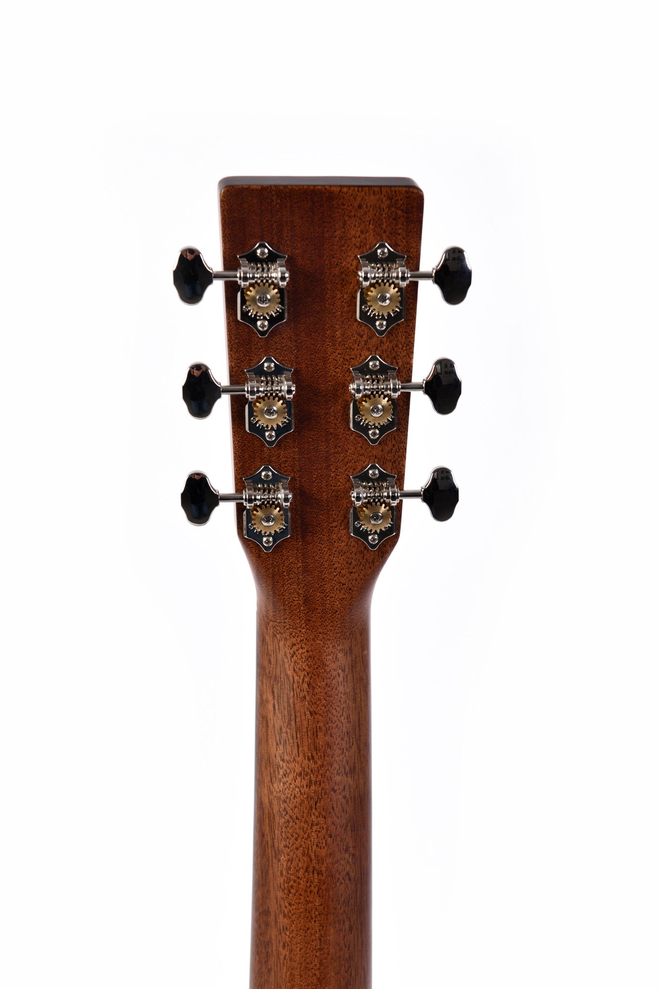 Modèle SDM-10E, Dreadnought, table épicéa Sitka massif, f/e acajou massif, touche micarta, EQ LR Baggs, soft case, naturel