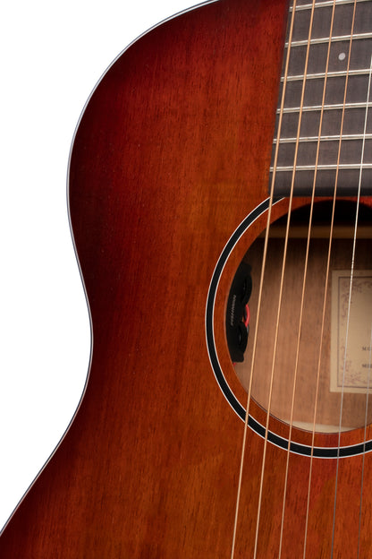 CORE-OC, forme OM, table blackwood massif, f/e blackwood massif, EQ Fishman Sonitone, soft case, light burst pores ouverts