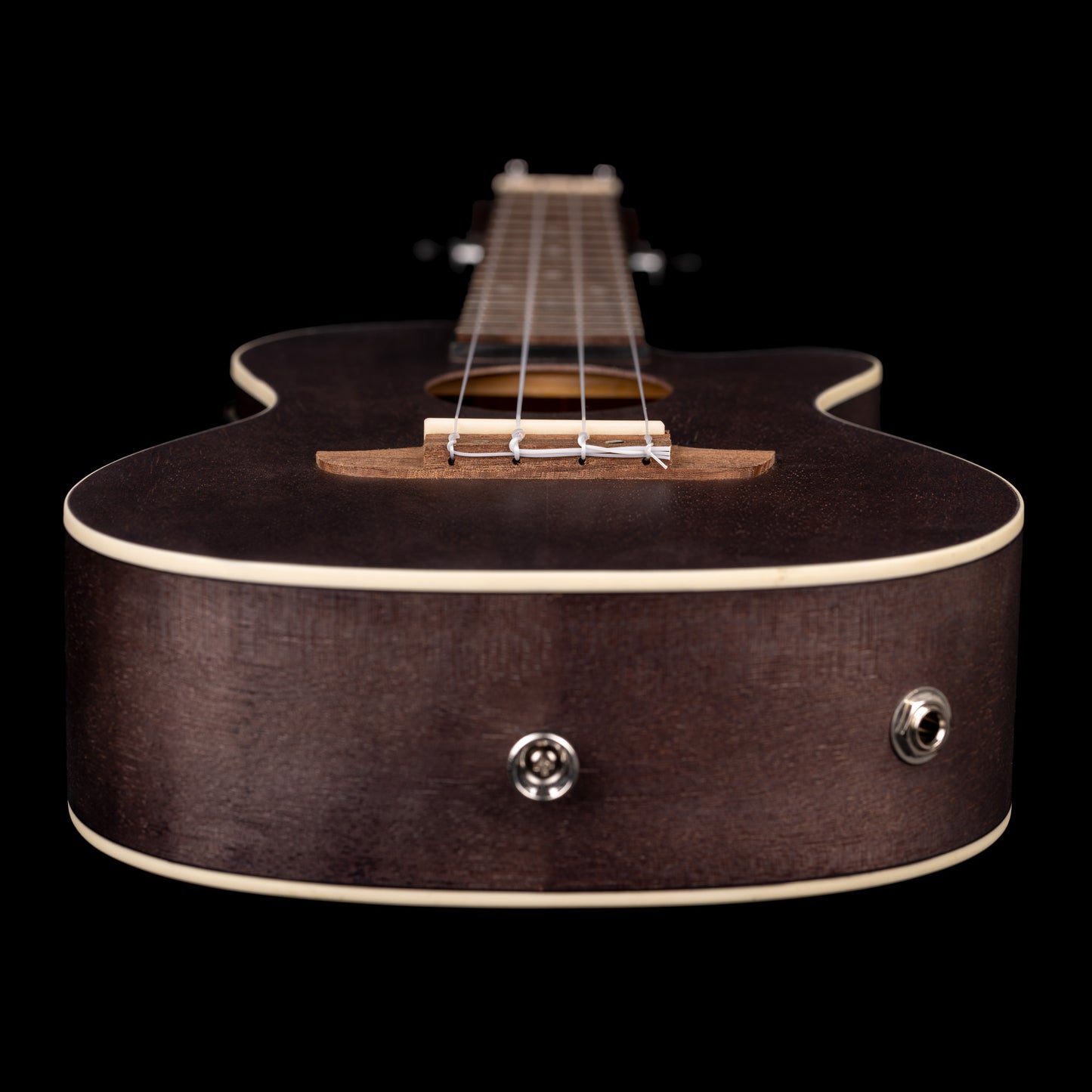 RUCOAL-CE, modèle Concert pan coupé, EQ Ortega MagusUke, table okoumé, fond & éclisses okoumé, noir satiné