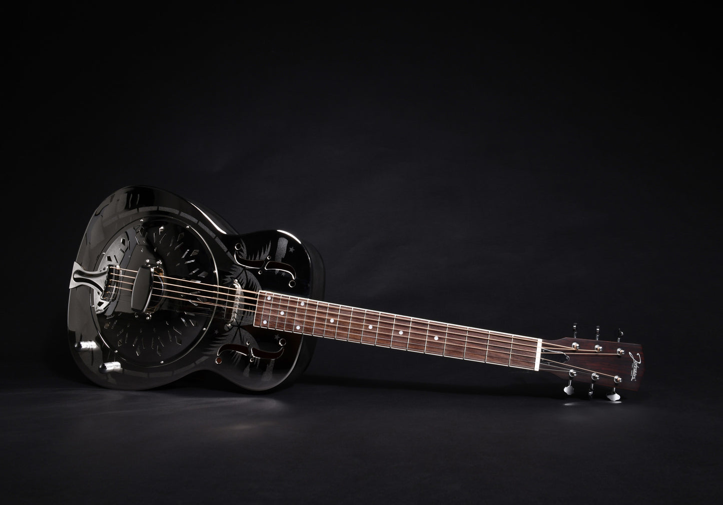 JR-998, corps en laiton, manche acajou, touche palissandre, micro simple, nickel brillant avec palmiers.