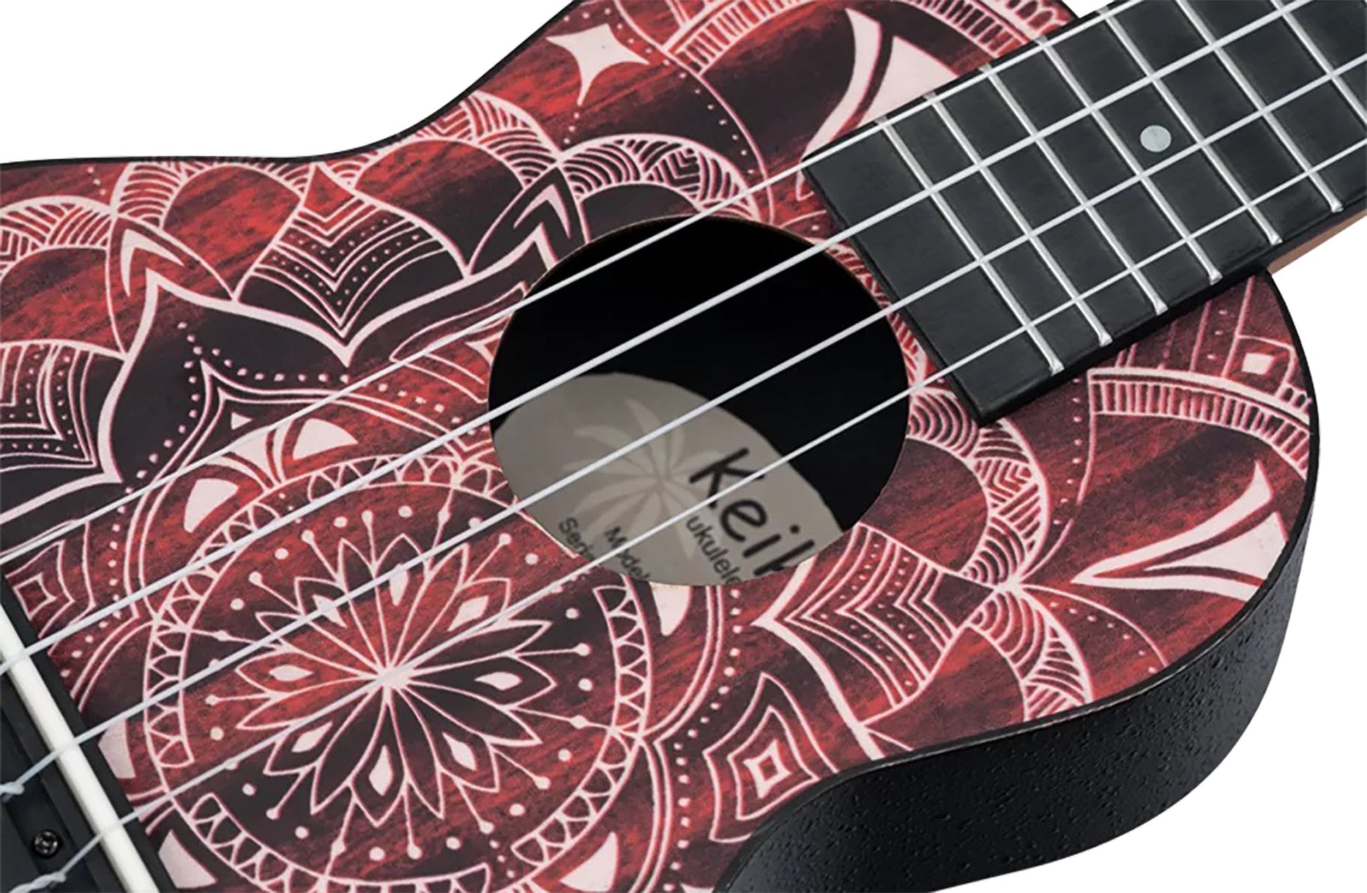 K2SS-RKC, pack ukulélé Soprano Superscale, table agathis design kaléidoscope, corps ABS galbé, accessoires, rouge satiné