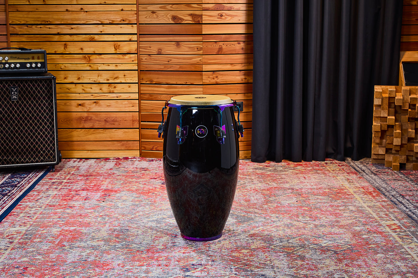 Conga Spectrum 11" 3/4, fût Chêne Siam 3 plis, hauteur 76.2cm, peau true skin buffle, cercles SSR 4mm.