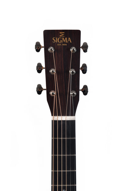 Modèle S000P-10E, Forme 000, table épicéa Sitka massif, f/e pau ferro massif, touche micarta, EQ LR Baggs, soft case, naturel