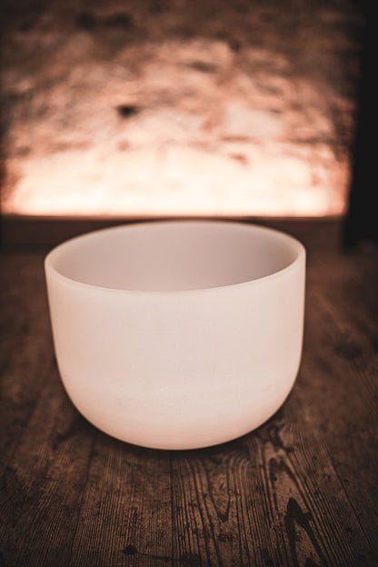 Bol tibétain d'une taille de 13" (33,02cm), hauteur : 24,38 cm.