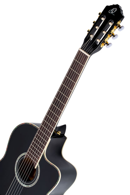 RCE141, pan coupé, EQ Ortega MagusPro, table épicéa massif, manche acajou (52 mm), noir brillant