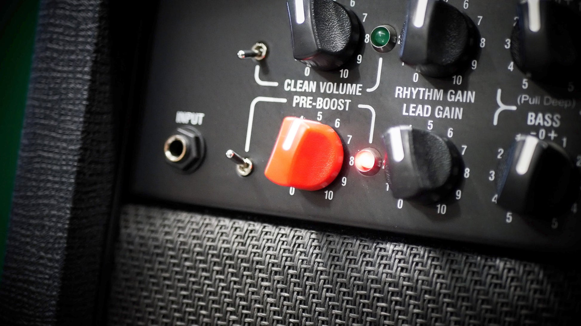 Ampli à lampes 30W (2 x 6L6), fabriqué en Angleterre, 1 x 12" HH Custom, préampli à lampes (4 x ECC83), 3 canaux