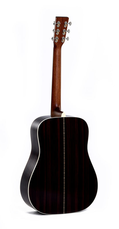 Modèle DT-28H, Dreadnought, table épicéa massif, f/e tilia, touche micarta, binding chevrons, naturel brillant, soft case