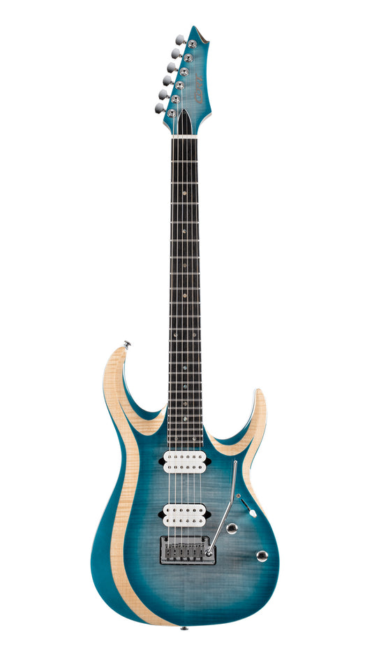 X700 Duality II, corps acajou, table érable flammé, touche ébène, trémolo CFA-III, micros Fishman Fluence, housse, polar ice