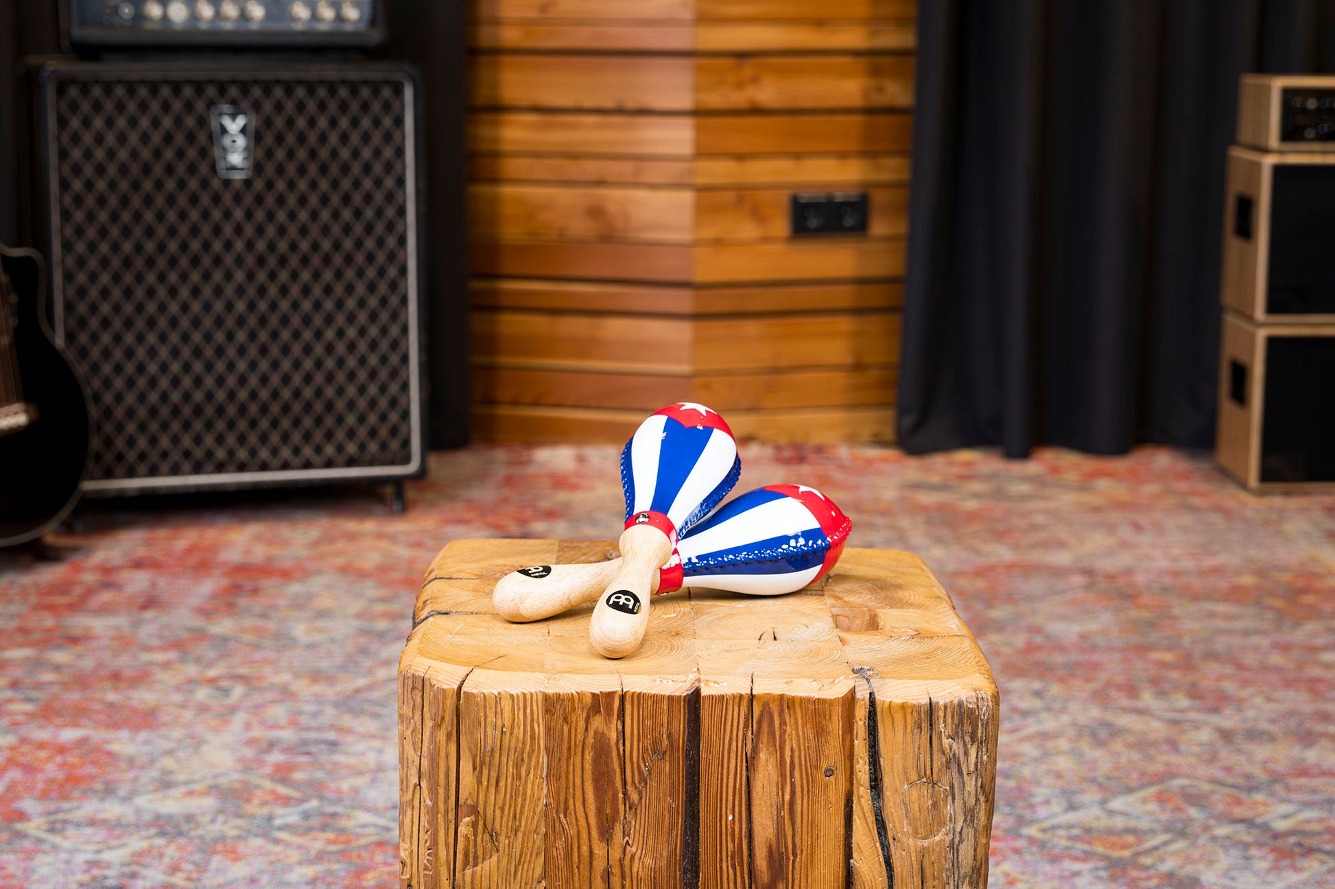 MARACAS MEINL PEAU ANIMALE MODELE STANDARD DRAPEAU CUBAIN