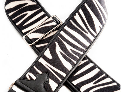 Courroie modèle ZEBRA, synthétique, rembourrée, largeur 6 cm, longueur 95 à 150 cm, porte-médiators intégré, zèbre