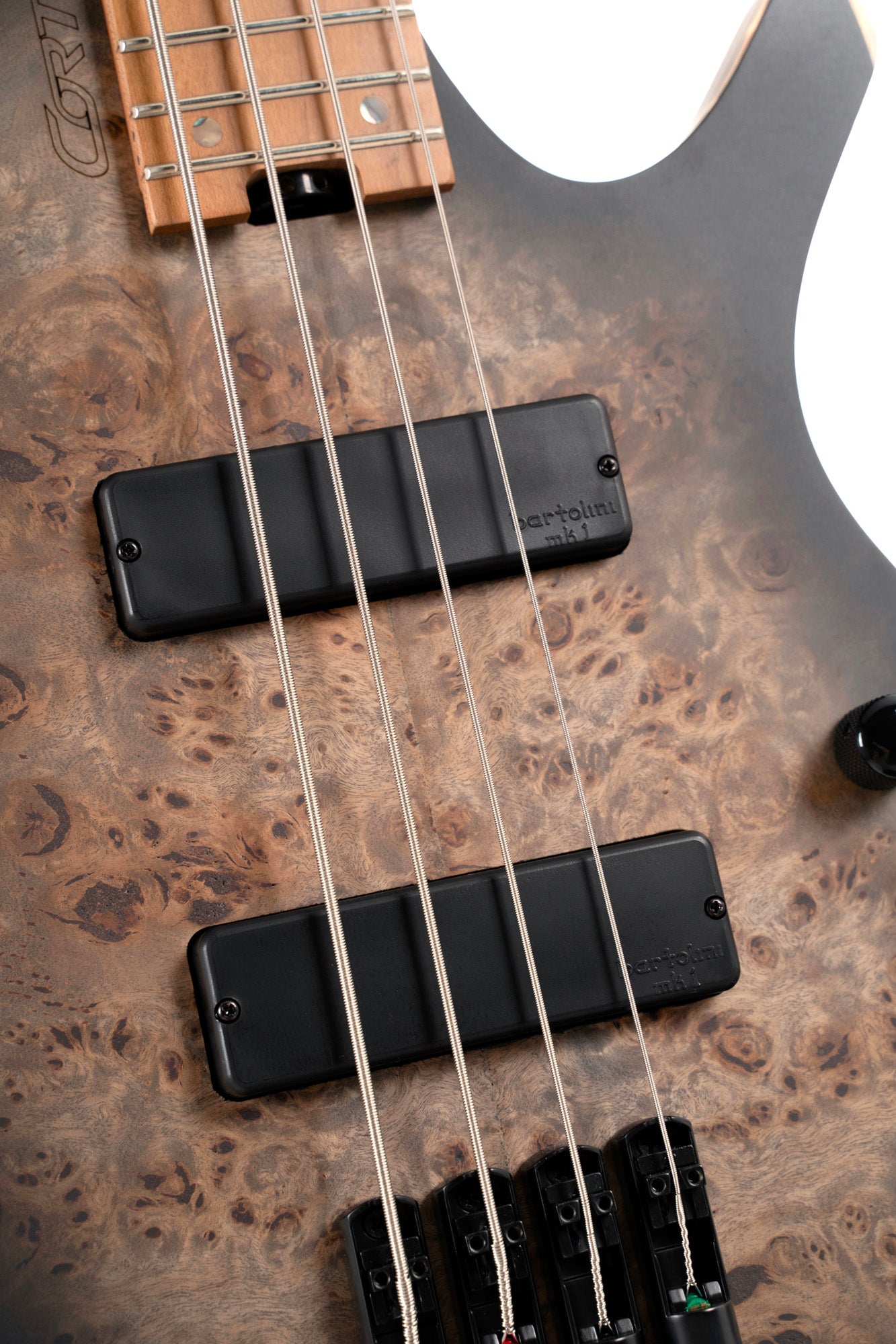 SPACE 4 BSDB, corps érable, table peuplier figuré, manche 7 pièces, micros et EQ Bartolini MK-1, star dust black, housse