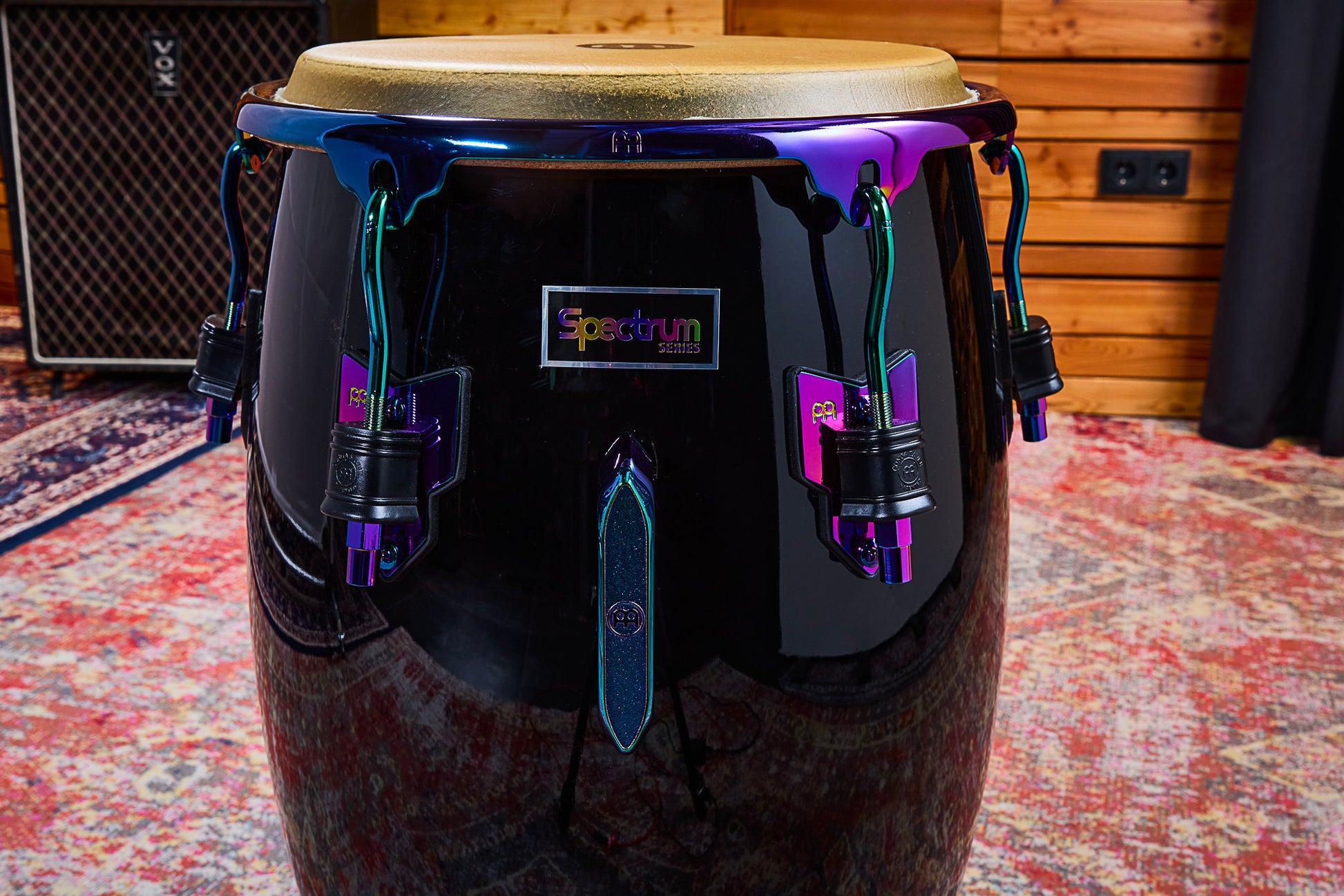 Conga Spectrum 11" 3/4, fût Chêne Siam 3 plis, hauteur 76.2cm, peau true skin buffle, cercles SSR 4mm.