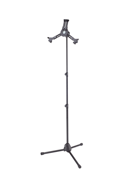 Support de tablette universel K&M 19793, sur pied.