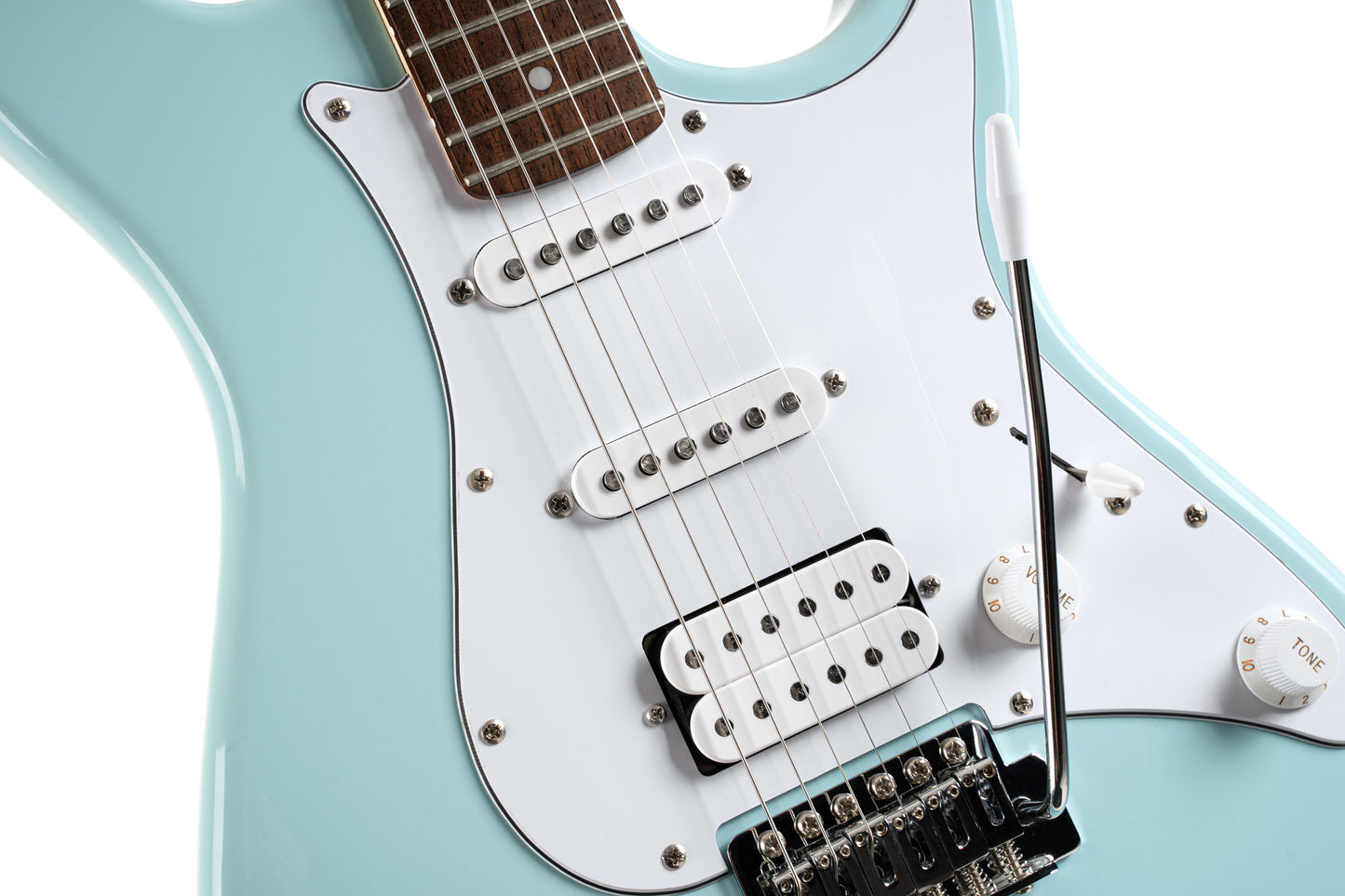 G200, corps peuplier, manche érable, touche jatoba , 2 micros simples et 1 double Powersound, plaque blanche, bleu ciel