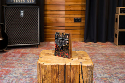Kalimba Meinl avec rosace, 17 notes, design Lava - KA17LV