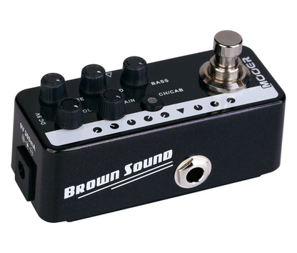 Pédale BROWN SOUND, préampli numérique type ampli signature VH V1, deux canaux, EQ 3 bandes par canal, noir et blanc