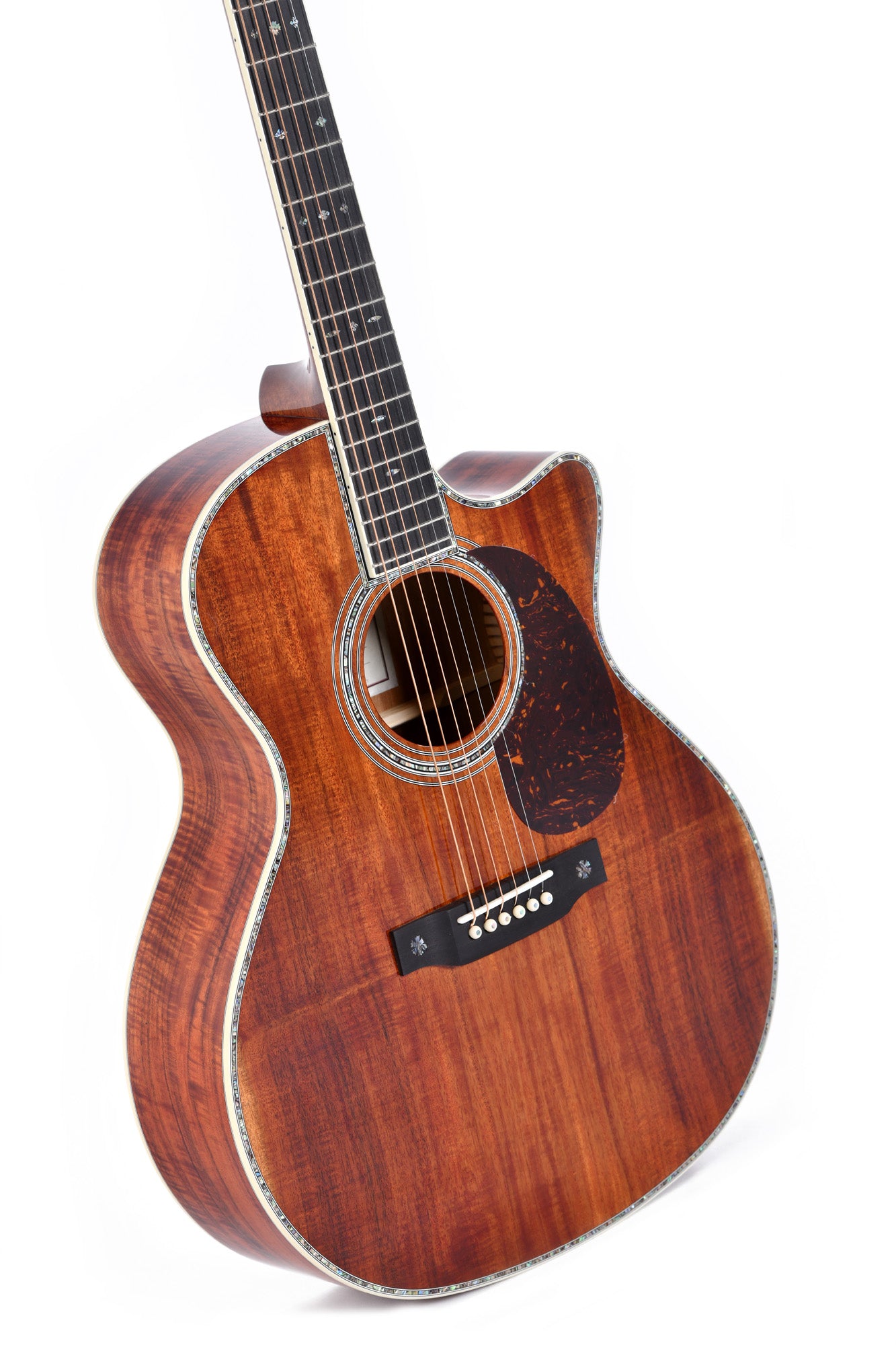 Modèle GK2C-42E, édition spéciale, Grand OM pan coupé, table Koa flammé massif, f/e Koa flammé, EQ LR Baggs, soft case, naturel