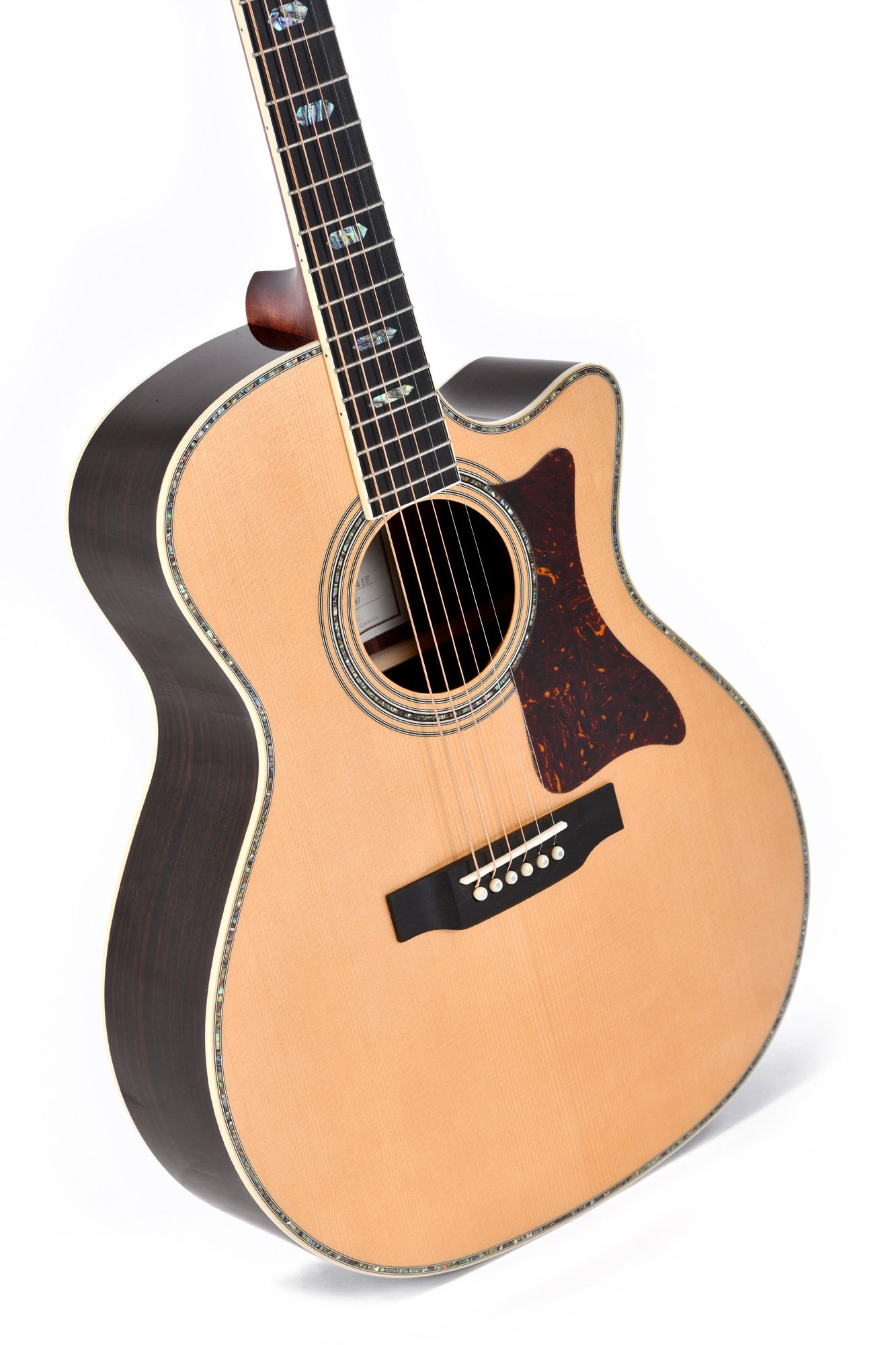 Modèle SGRC-41E, Grand OM pan coupé, table épicéa Sitka massif, f/e palissandre massif, touche ébène, EQ LR Baggs, soft case