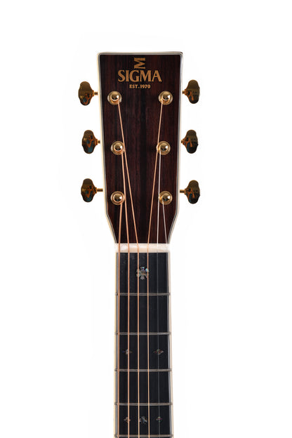 Modèle 000T-42, Forme 000, table épicéa massif, f/e tilia, touche micarta, binding abalone, étui, naturel brillant